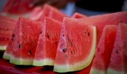 52爆料吃瓜网 临朐网红大玲子事件,52爆料吃瓜网揭秘网络红人风波